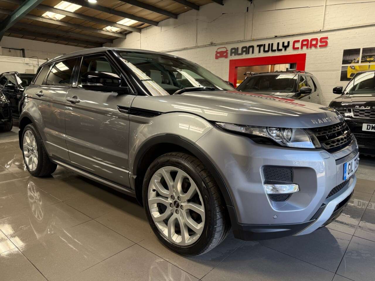 A 2011 LAND ROVER RANGE ROVER EVOQUE 2.2 SD4 Dynamic SUV 5dr Diesel Auto 4WD Euro 5 (190 ps) A 2011 LAND ROVER RANGE ROVER EVOQUE 2.2 SD4 Dynamic SUV 5dr Diesel Auto 4WD Euro 5 (190 ps)
