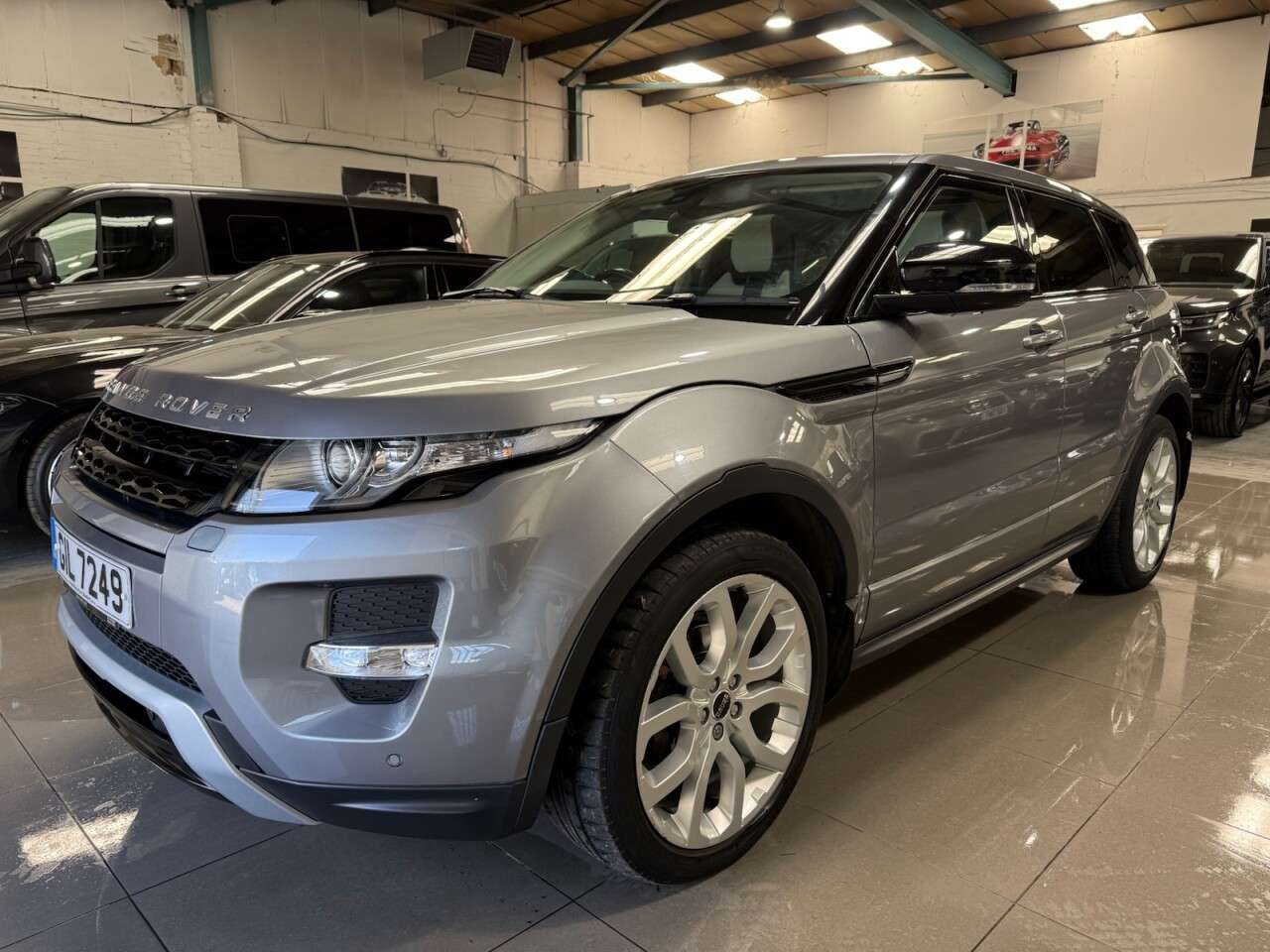 A 2011 LAND ROVER RANGE ROVER EVOQUE 2.2 SD4 Dynamic SUV 5dr Diesel Auto 4WD Euro 5 (190 ps) A 2011 LAND ROVER RANGE ROVER EVOQUE 2.2 SD4 Dynamic SUV 5dr Diesel Auto 4WD Euro 5 (190 ps)
