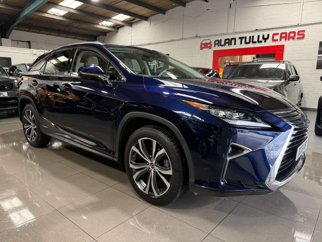 A 2019 LEXUS RX 3.5 450h V6 SUV 5dr Petrol Hybrid E-CVT 4WD Euro 6 (s/s) (313 ps) A 2019 LEXUS RX 3.5 450h V6 SUV 5dr Petrol Hybrid E-CVT 4WD Euro 6 (s/s) (313 ps)