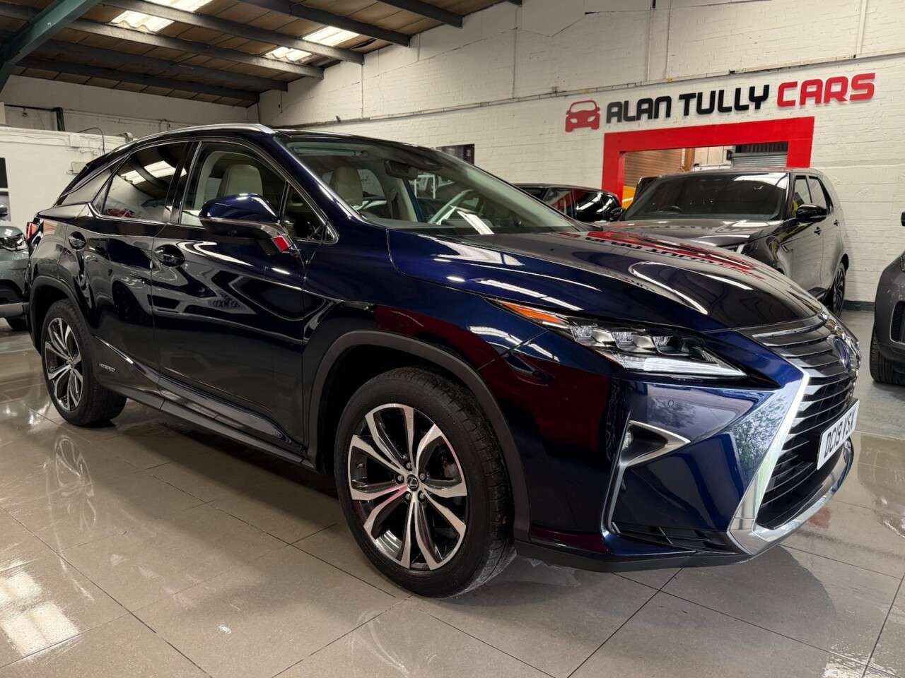 A 2019 LEXUS RX 3.5 450h V6 SUV 5dr Petrol Hybrid E-CVT 4WD Euro 6 (s/s) (313 ps) A 2019 LEXUS RX 3.5 450h V6 SUV 5dr Petrol Hybrid E-CVT 4WD Euro 6 (s/s) (313 ps)