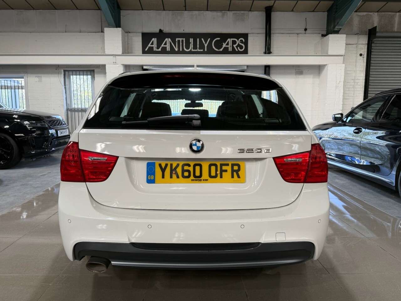 A 2010 BMW 3 SERIES 2.0 320d M Sport Touring 5dr Diesel Steptronic Euro 5 (184 ps) A 2010 BMW 3 SERIES 2.0 320d M Sport Touring 5dr Diesel Steptronic Euro 5 (184 ps)