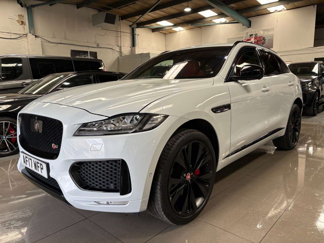 A 2017 JAGUAR F-PACE 3.0 V6 S SUV 5dr Petrol Auto AWD Euro 6 (s/s) (380 ps) A 2017 JAGUAR F-PACE 3.0 V6 S SUV 5dr Petrol Auto AWD Euro 6 (s/s) (380 ps)
