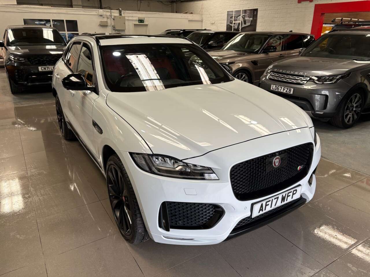 2017 JAGUAR F-PACE 2017 JAGUAR F-PACE