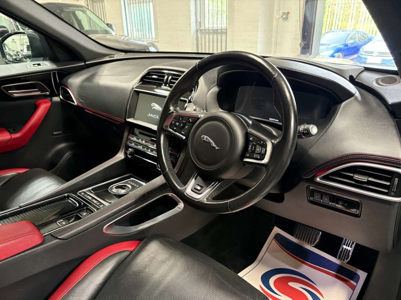 2017 JAGUAR F-PACE 2017 JAGUAR F-PACE