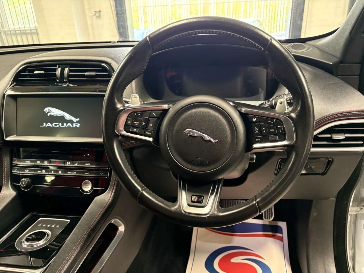 2017 JAGUAR F-PACE 2017 JAGUAR F-PACE