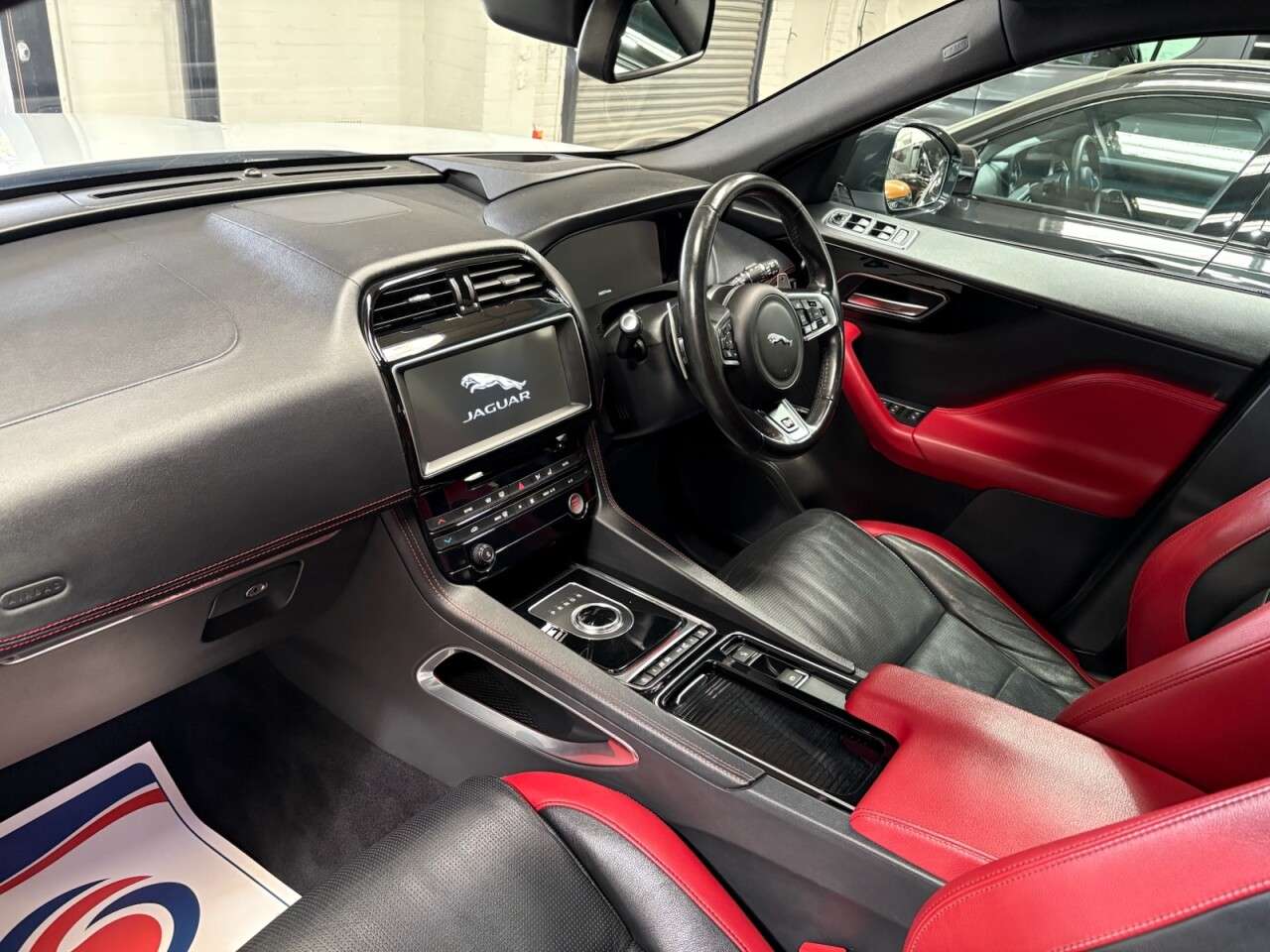 2017 JAGUAR F-PACE 2017 JAGUAR F-PACE