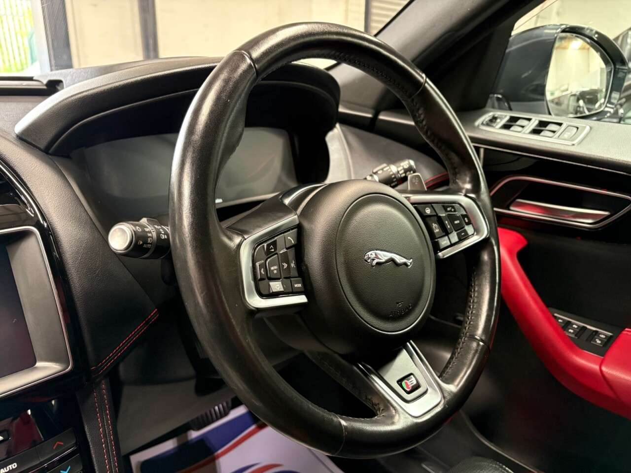 2017 JAGUAR F-PACE 2017 JAGUAR F-PACE