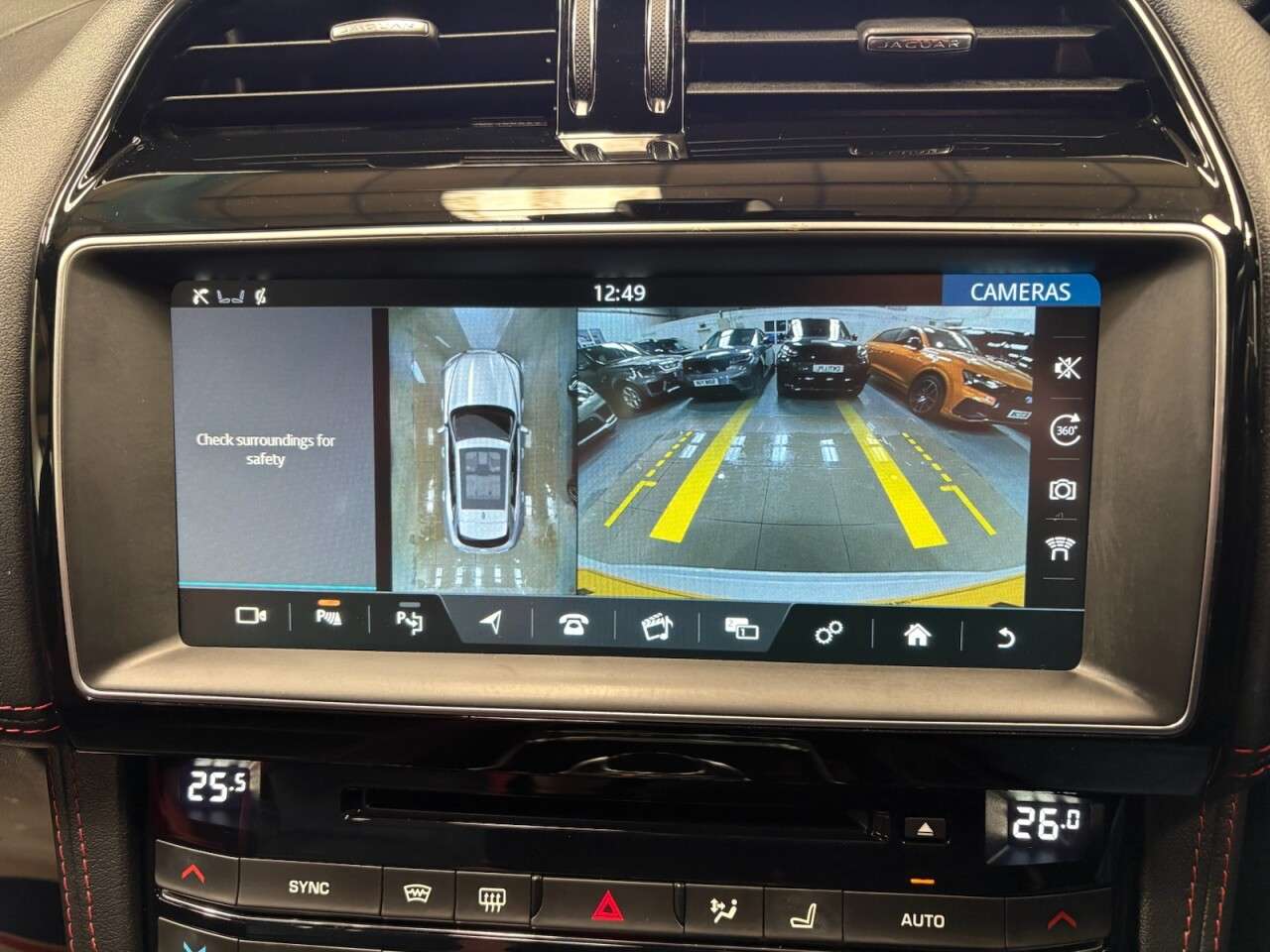 2017 JAGUAR F-PACE 2017 JAGUAR F-PACE