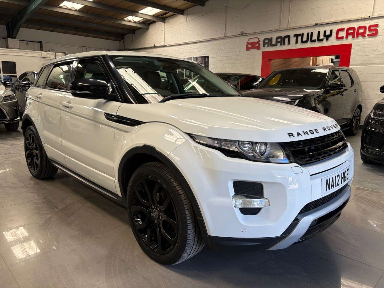 A 2012 LAND ROVER RANGE ROVER EVOQUE 2.2 SD4 Dynamic SUV 5dr Diesel Auto 4WD Euro 5 (190 ps) A 2012 LAND ROVER RANGE ROVER EVOQUE 2.2 SD4 Dynamic SUV 5dr Diesel Auto 4WD Euro 5 (190 ps)