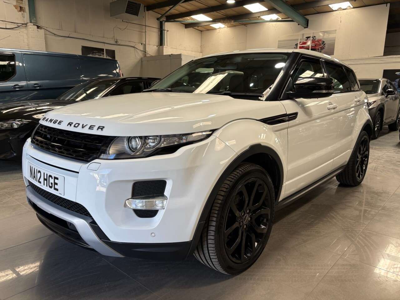 A 2012 LAND ROVER RANGE ROVER EVOQUE 2.2 SD4 Dynamic SUV 5dr Diesel Auto 4WD Euro 5 (190 ps) A 2012 LAND ROVER RANGE ROVER EVOQUE 2.2 SD4 Dynamic SUV 5dr Diesel Auto 4WD Euro 5 (190 ps)