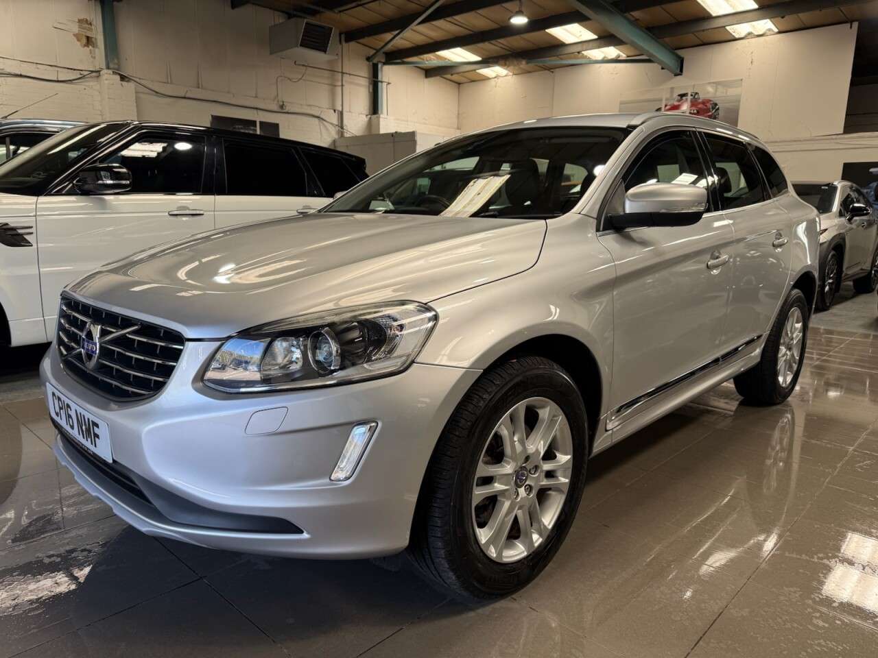 A 2016 VOLVO XC60 2.4 D5 SE Lux Nav SUV 5dr Diesel Manual AWD Euro 6 (s/s) (220 ps) A 2016 VOLVO XC60 2.4 D5 SE Lux Nav SUV 5dr Diesel Manual AWD Euro 6 (s/s) (220 ps)