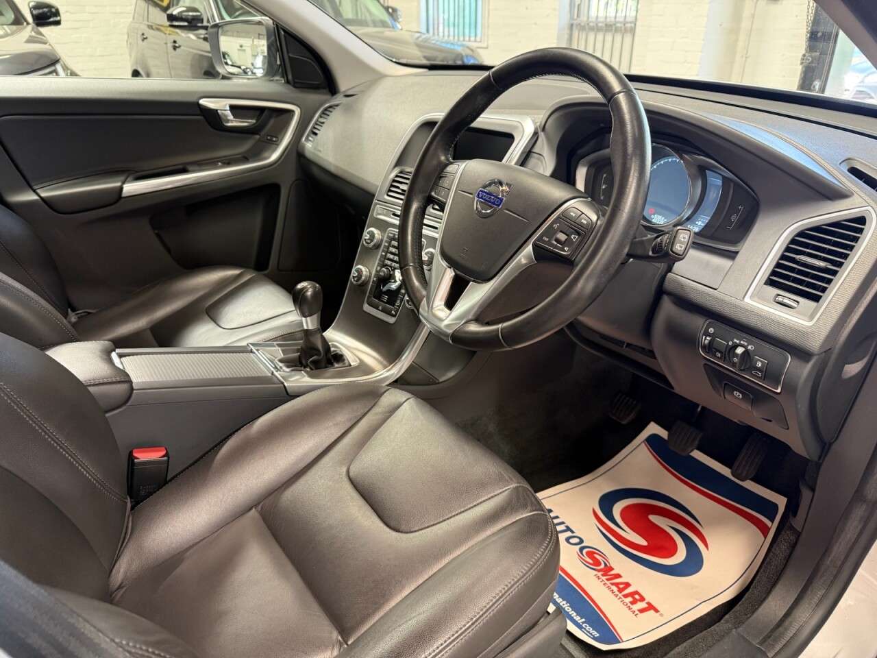 2016 VOLVO XC60 2016 VOLVO XC60