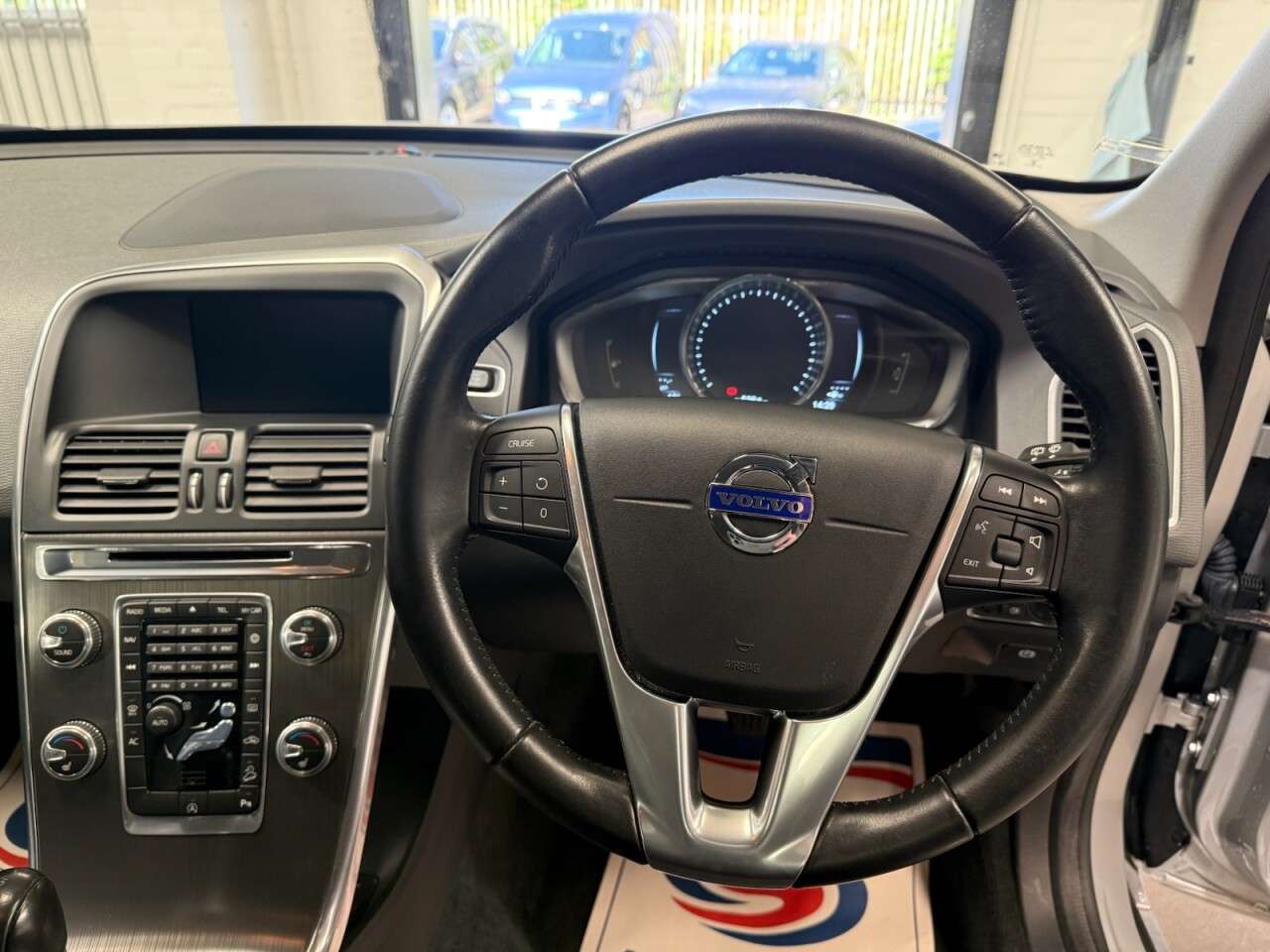 2016 VOLVO XC60 2016 VOLVO XC60