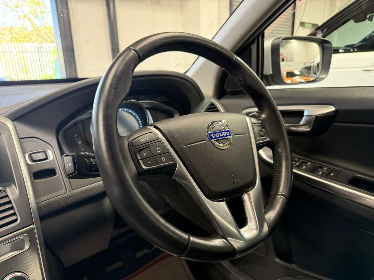 2016 VOLVO XC60 2016 VOLVO XC60