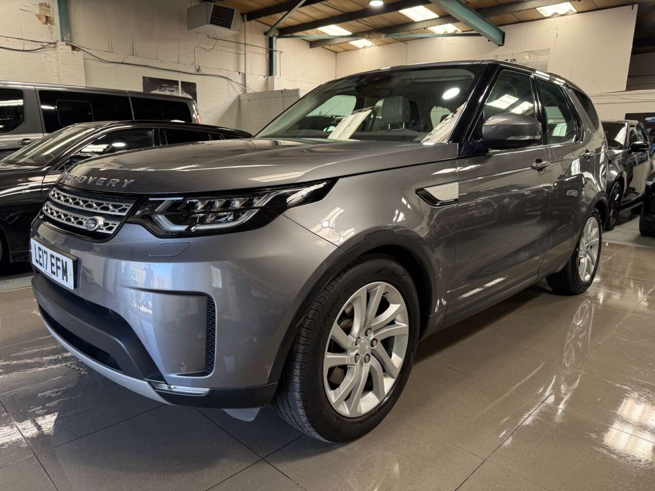 A 2017 LAND ROVER DISCOVERY 3.0 TD V6 HSE SUV 5dr Diesel Auto 4WD Euro 6 (s/s) (258 ps) CAMBELT CHANGED A 2017 LAND ROVER DISCOVERY 3.0 TD V6 HSE SUV 5dr Diesel Auto 4WD Euro 6 (s/s) (258 ps) CAMBELT CHANGED