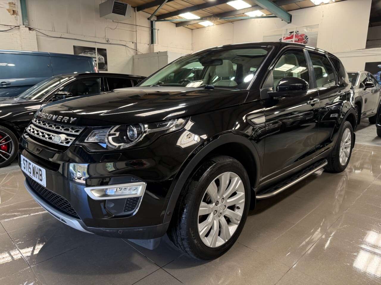 A 2015 LAND ROVER DISCOVERY SPORT 2.2 SD4 HSE Luxury SUV 5dr Diesel Auto 4WD Euro 5 (s/s) (190 ps) A 2015 LAND ROVER DISCOVERY SPORT 2.2 SD4 HSE Luxury SUV 5dr Diesel Auto 4WD Euro 5 (s/s) (190 ps)