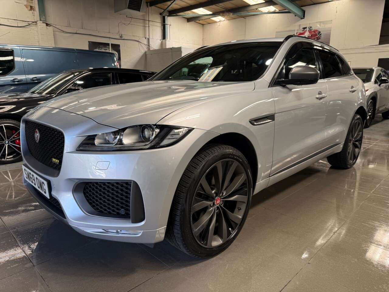 A 2019 JAGUAR F-PACE 3.0 D300 V6 300 Sport SUV 5dr Diesel Auto AWD Euro 6 (s/s) (300 ps) JAGUAR A 2019 JAGUAR F-PACE 3.0 D300 V6 300 Sport SUV 5dr Diesel Auto AWD Euro 6 (s/s) (300 ps) JAGUAR