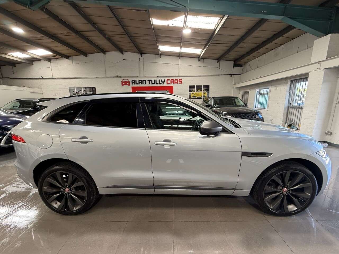 2019 JAGUAR F-PACE 2019 JAGUAR F-PACE