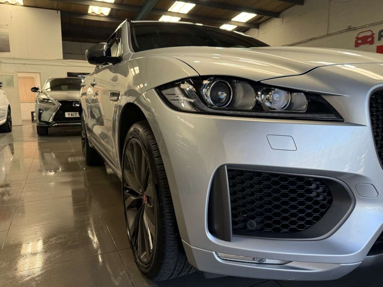 2019 JAGUAR F-PACE 2019 JAGUAR F-PACE