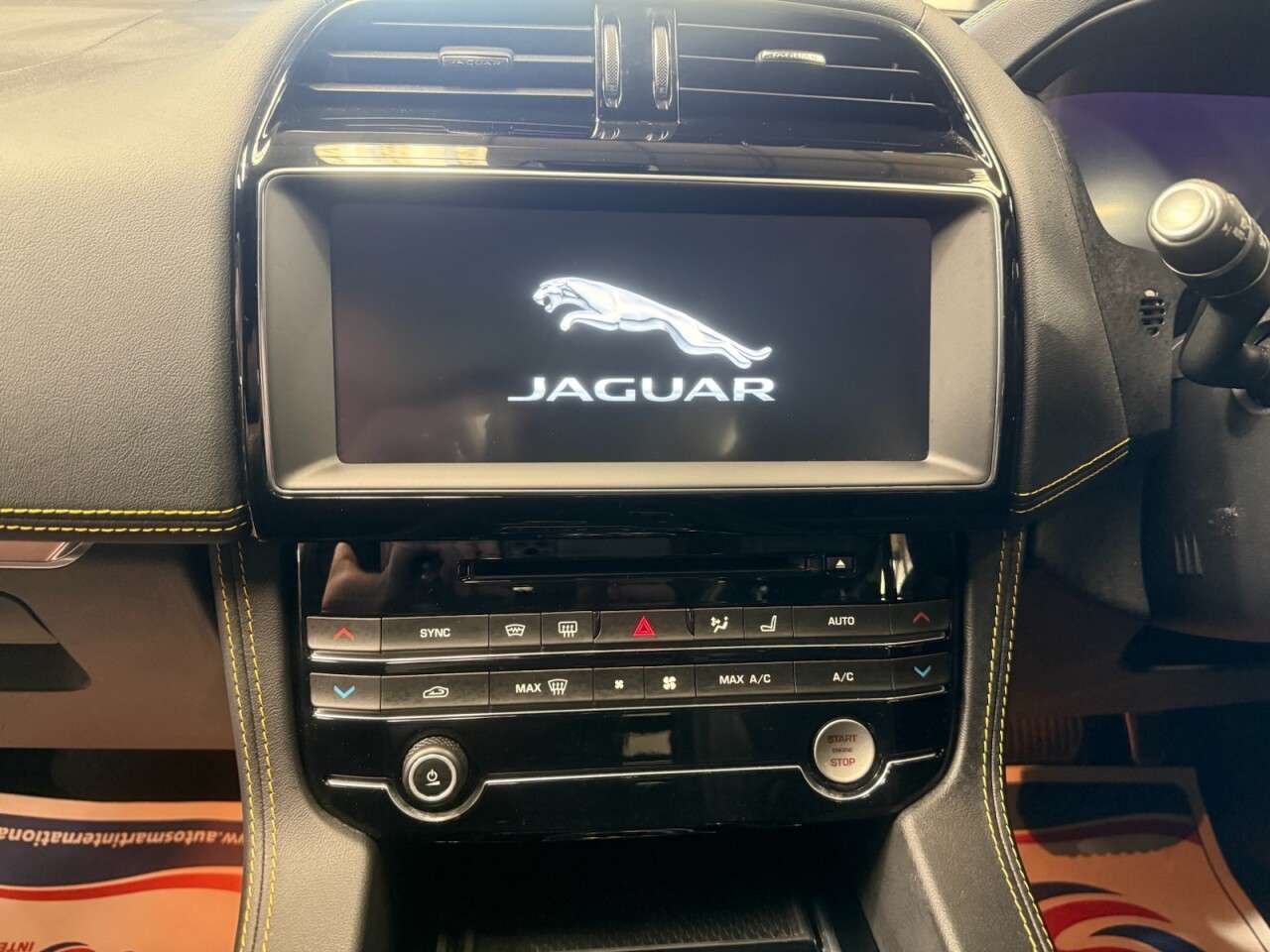 2019 JAGUAR F-PACE 2019 JAGUAR F-PACE