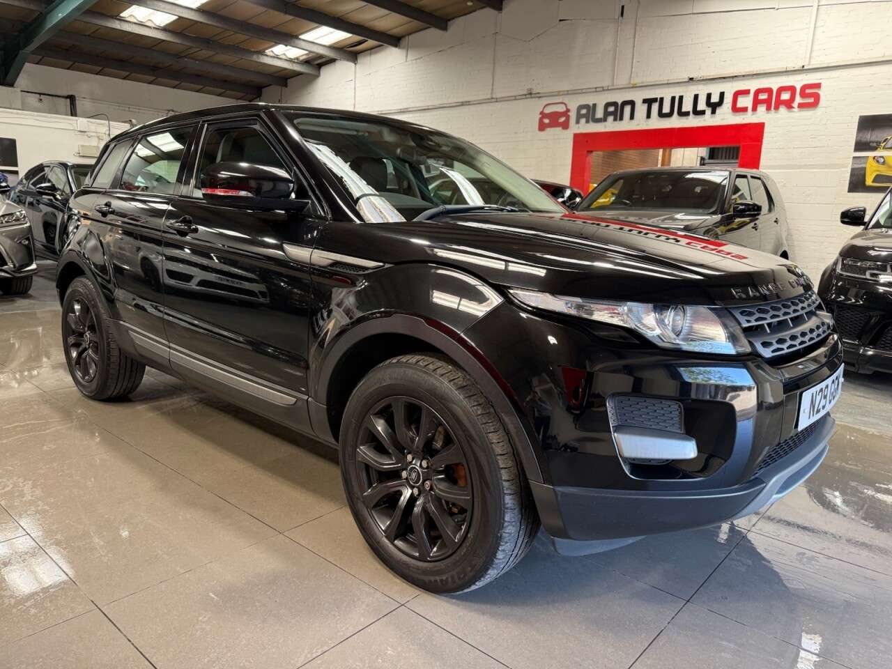 A 2013 LAND ROVER RANGE ROVER EVOQUE 2.2 SD4 Pure SUV 5dr Diesel Manual 4WD Euro 5 (s/s) (190 ps) A 2013 LAND ROVER RANGE ROVER EVOQUE 2.2 SD4 Pure SUV 5dr Diesel Manual 4WD Euro 5 (s/s) (190 ps)