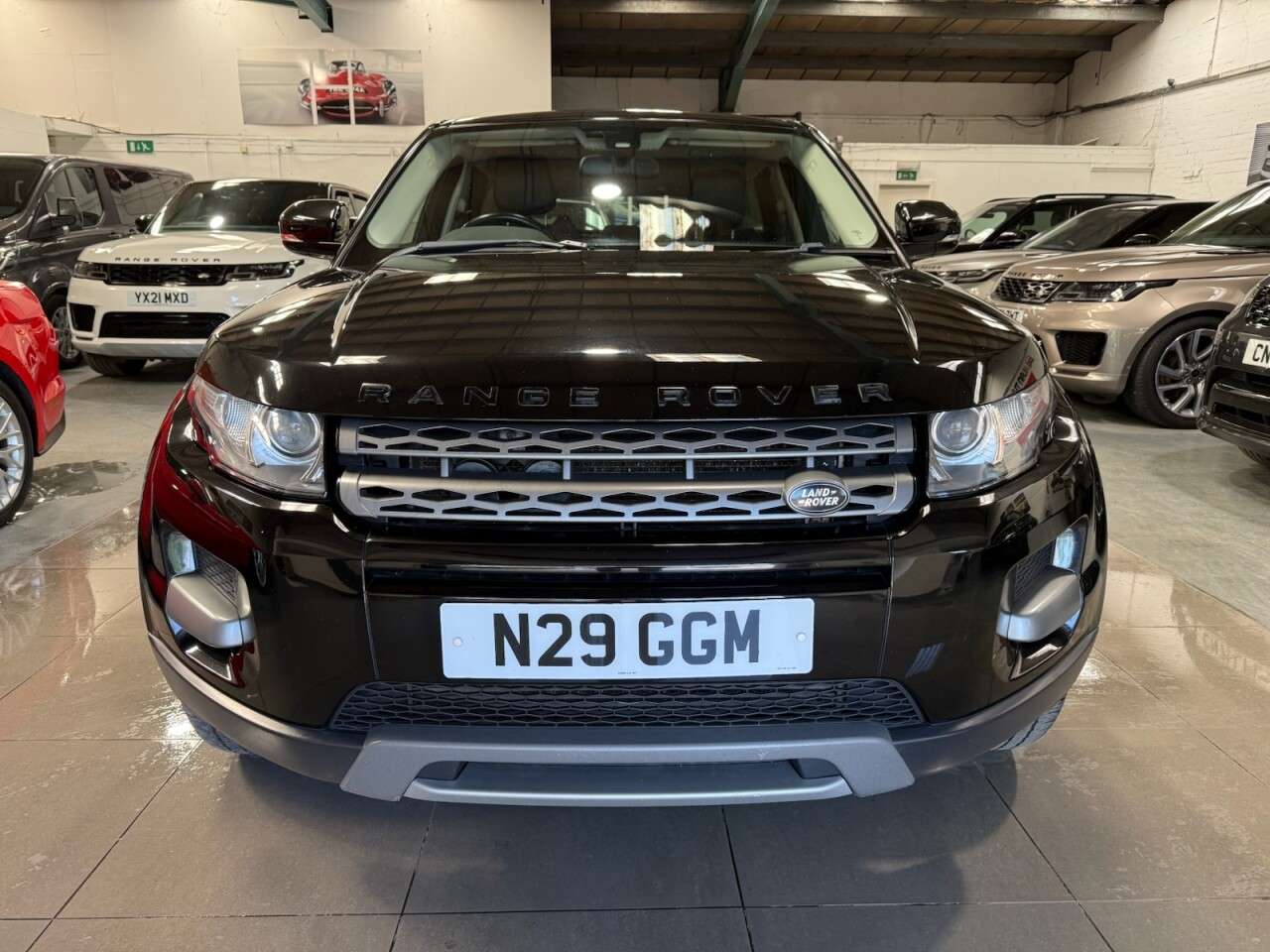 A 2013 LAND ROVER RANGE ROVER EVOQUE 2.2 SD4 Pure SUV 5dr Diesel Manual 4WD Euro 5 (s/s) (190 ps) A 2013 LAND ROVER RANGE ROVER EVOQUE 2.2 SD4 Pure SUV 5dr Diesel Manual 4WD Euro 5 (s/s) (190 ps)