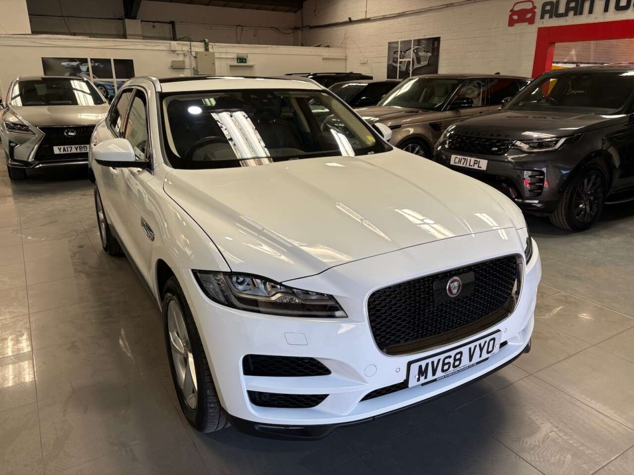 2018 JAGUAR F-PACE 2018 JAGUAR F-PACE