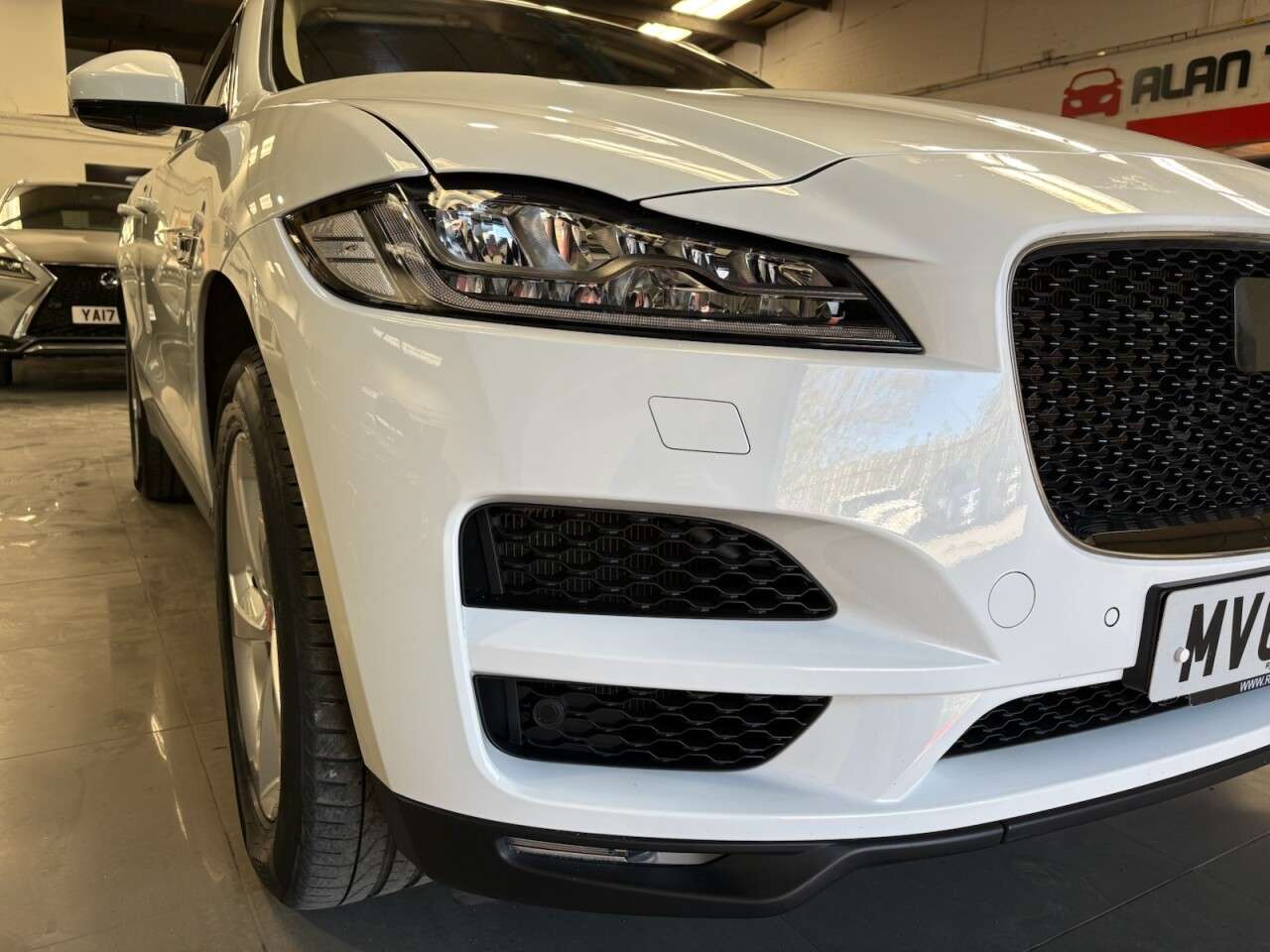2018 JAGUAR F-PACE 2018 JAGUAR F-PACE