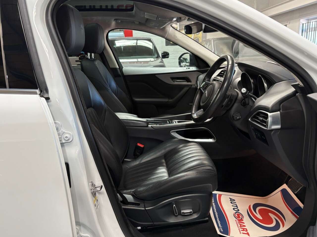 2018 JAGUAR F-PACE 2018 JAGUAR F-PACE