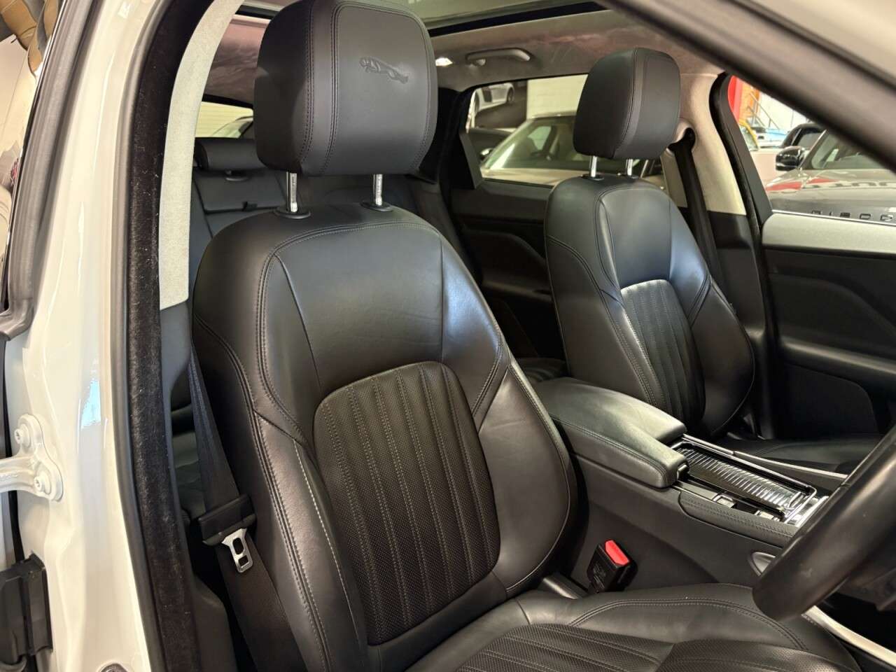 2018 JAGUAR F-PACE 2018 JAGUAR F-PACE