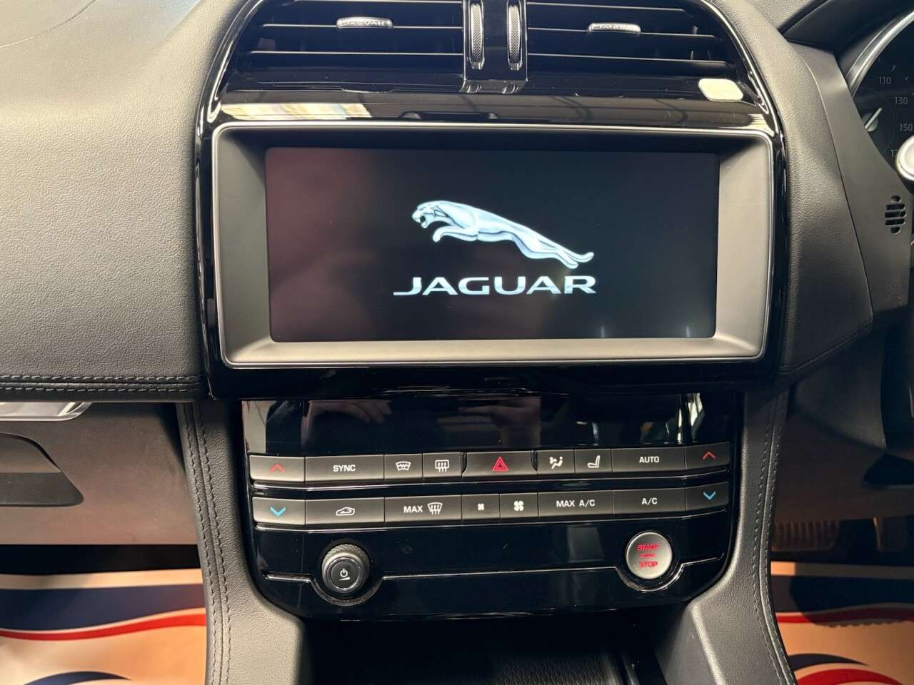 2018 JAGUAR F-PACE 2018 JAGUAR F-PACE