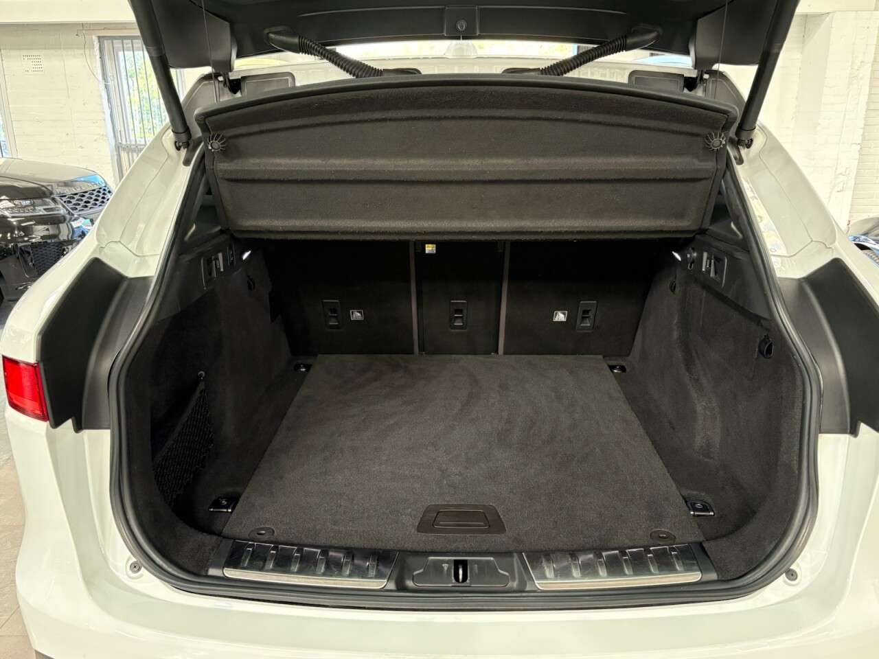 2018 JAGUAR F-PACE 2018 JAGUAR F-PACE