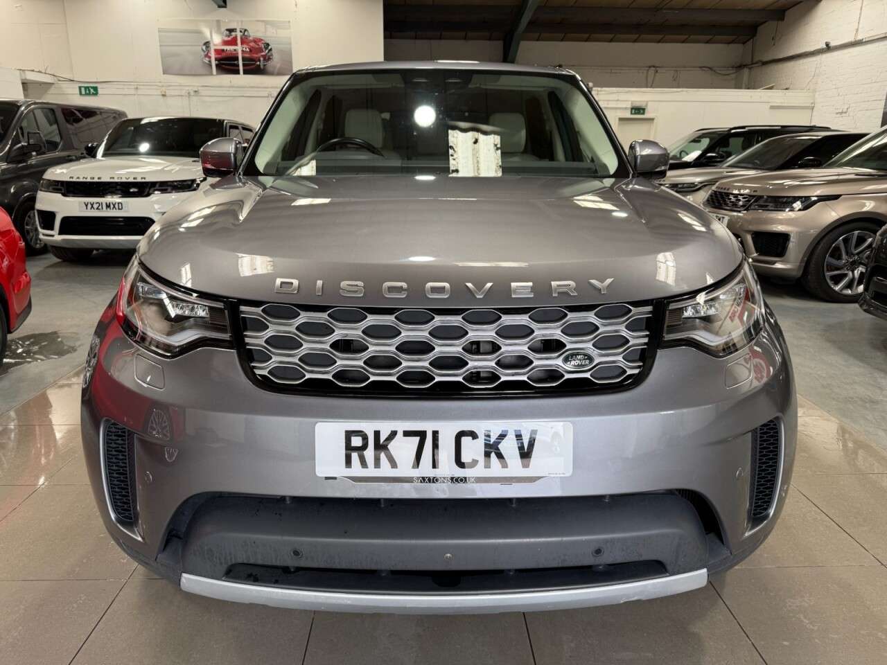 A 2021 LAND ROVER DISCOVERY 3.0 D250 MHEV S SUV 5dr Diesel Auto 4WD Euro 6 (s/s) (250 ps) A 2021 LAND ROVER DISCOVERY 3.0 D250 MHEV S SUV 5dr Diesel Auto 4WD Euro 6 (s/s) (250 ps)
