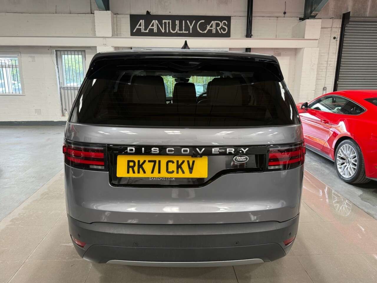 A 2021 LAND ROVER DISCOVERY 3.0 D250 MHEV S SUV 5dr Diesel Auto 4WD Euro 6 (s/s) (250 ps) A 2021 LAND ROVER DISCOVERY 3.0 D250 MHEV S SUV 5dr Diesel Auto 4WD Euro 6 (s/s) (250 ps)