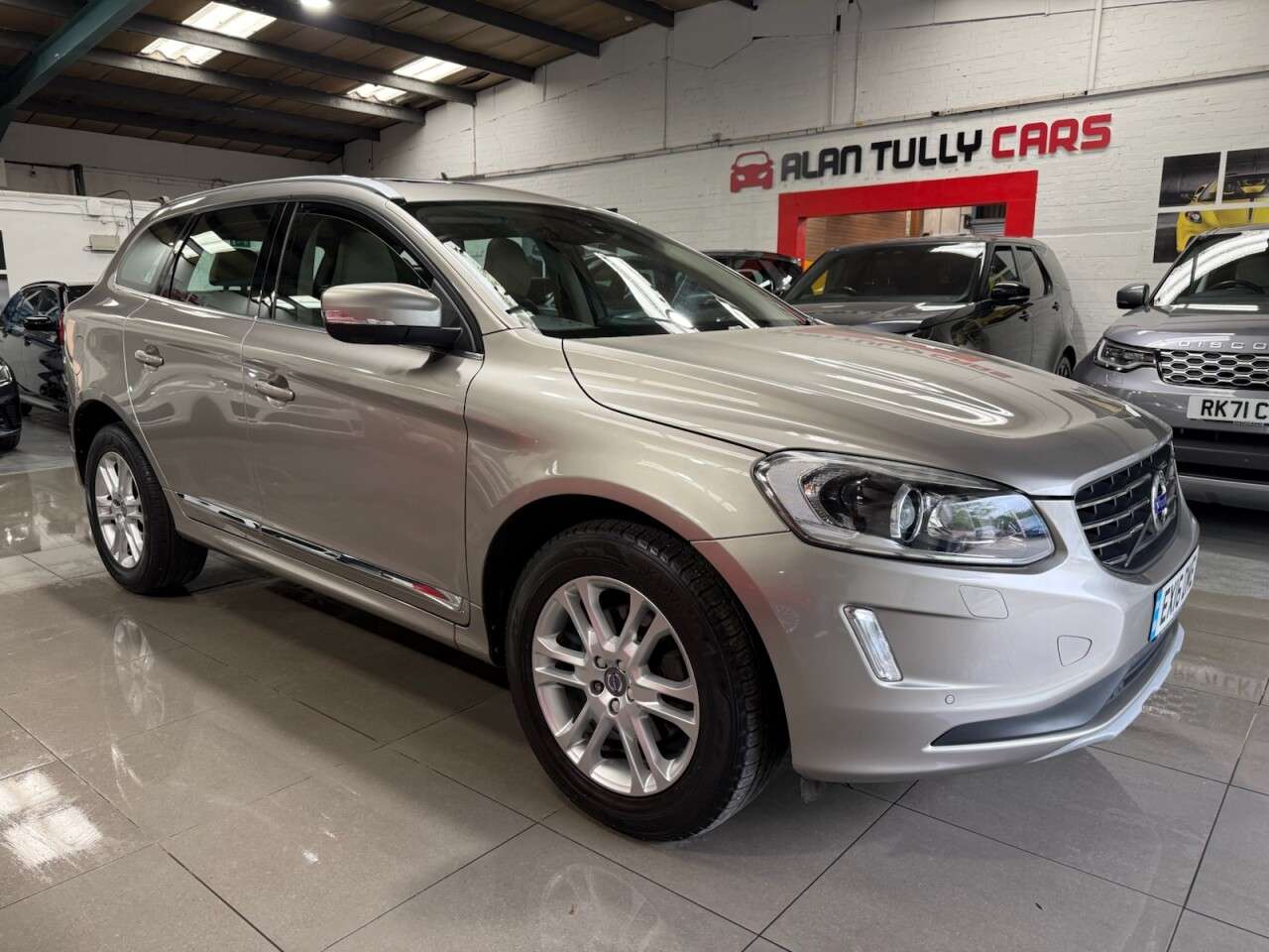 A 2016 VOLVO XC60 2.0 D4 SE Lux Nav SUV 5dr Diesel Auto Euro 6 (s/s) (190 ps) A 2016 VOLVO XC60 2.0 D4 SE Lux Nav SUV 5dr Diesel Auto Euro 6 (s/s) (190 ps)