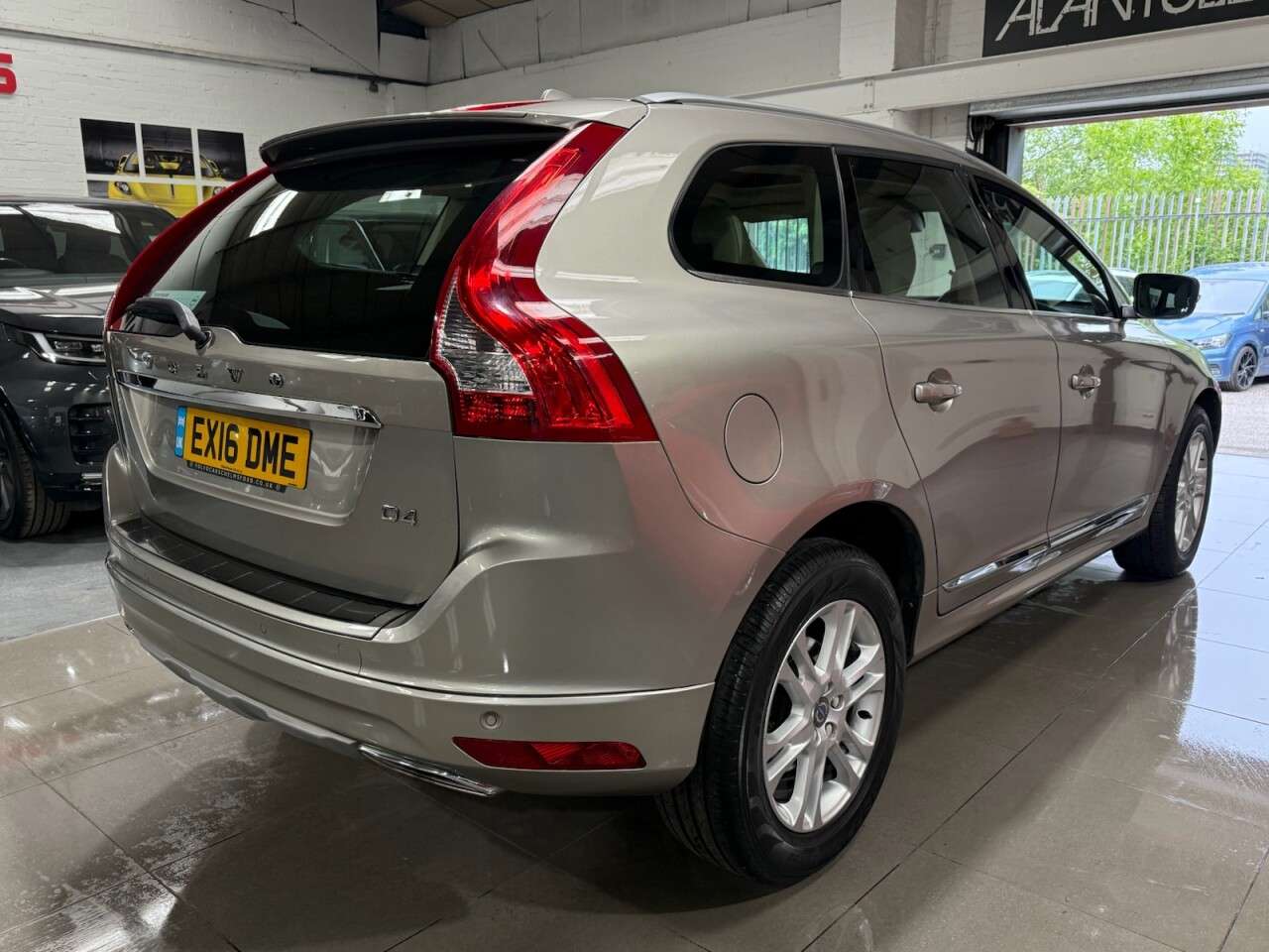 2016 VOLVO XC60 2016 VOLVO XC60