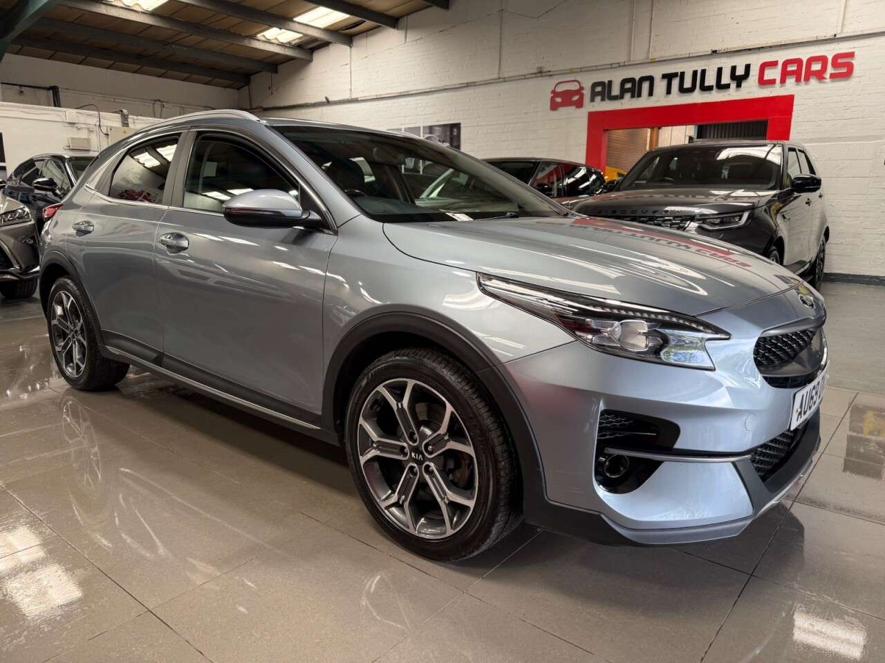 A 2019 KIA XCEED 1.4 T-GDi 3 SUV 5dr Petrol Manual Euro 6 (s/s) (138 bhp) A 2019 KIA XCEED 1.4 T-GDi 3 SUV 5dr Petrol Manual Euro 6 (s/s) (138 bhp)