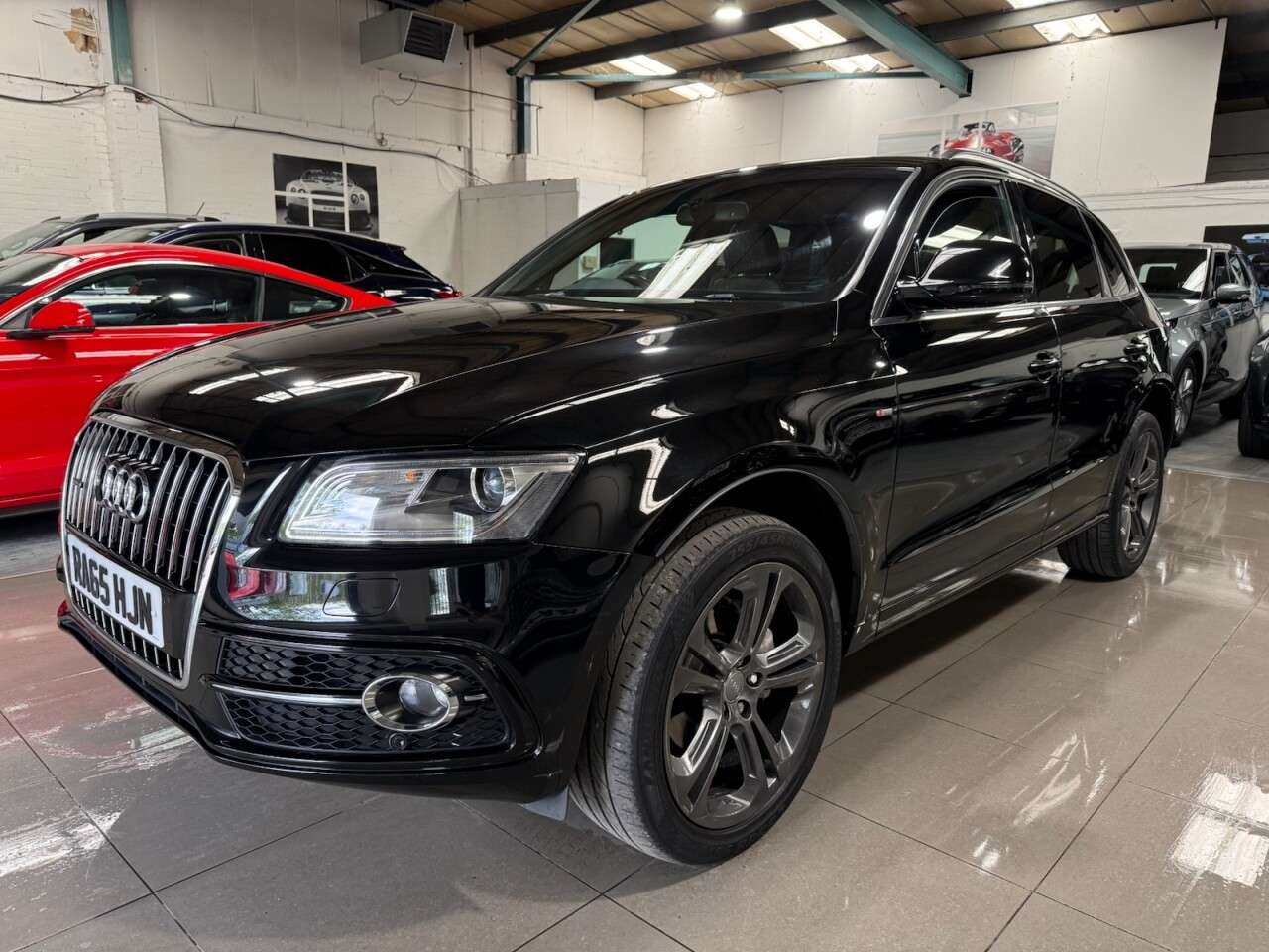 A 2016 AUDI Q5 2.0 TDI S line Plus SUV 5dr Diesel Manual quattro Euro 6 (s/s) (190 ps) A 2016 AUDI Q5 2.0 TDI S line Plus SUV 5dr Diesel Manual quattro Euro 6 (s/s) (190 ps)