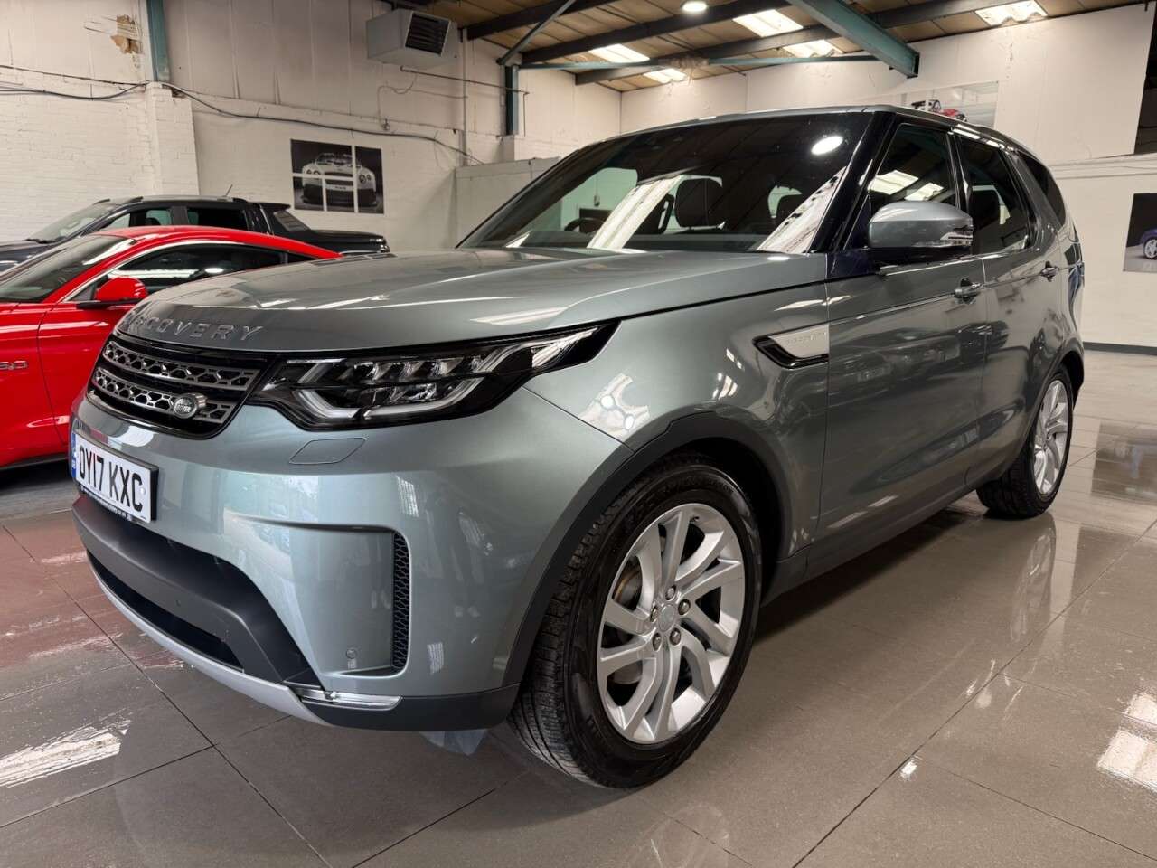 A 2017 LAND ROVER DISCOVERY 3.0 TD V6 HSE SUV 5dr Diesel Auto 4WD Euro 6 (s/s) (258 ps) A 2017 LAND ROVER DISCOVERY 3.0 TD V6 HSE SUV 5dr Diesel Auto 4WD Euro 6 (s/s) (258 ps)