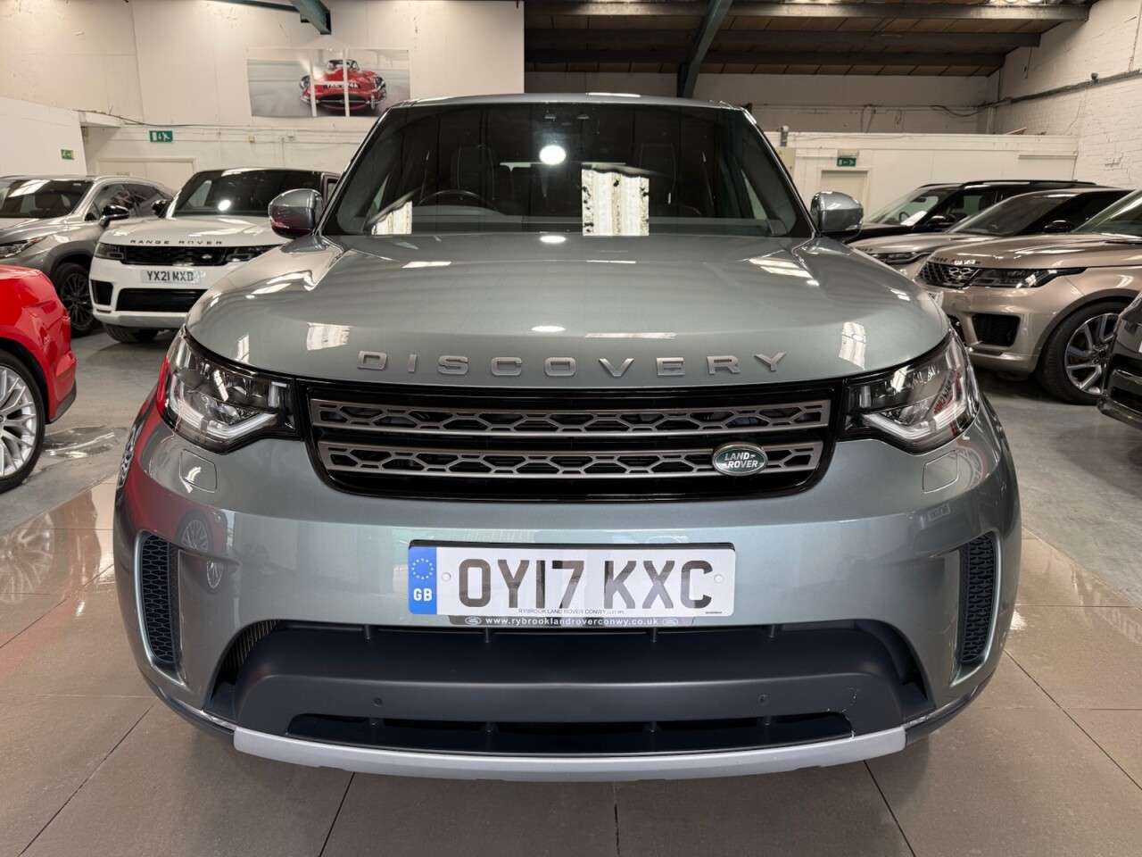 A 2017 LAND ROVER DISCOVERY 3.0 TD V6 HSE SUV 5dr Diesel Auto 4WD Euro 6 (s/s) (258 ps) A 2017 LAND ROVER DISCOVERY 3.0 TD V6 HSE SUV 5dr Diesel Auto 4WD Euro 6 (s/s) (258 ps)