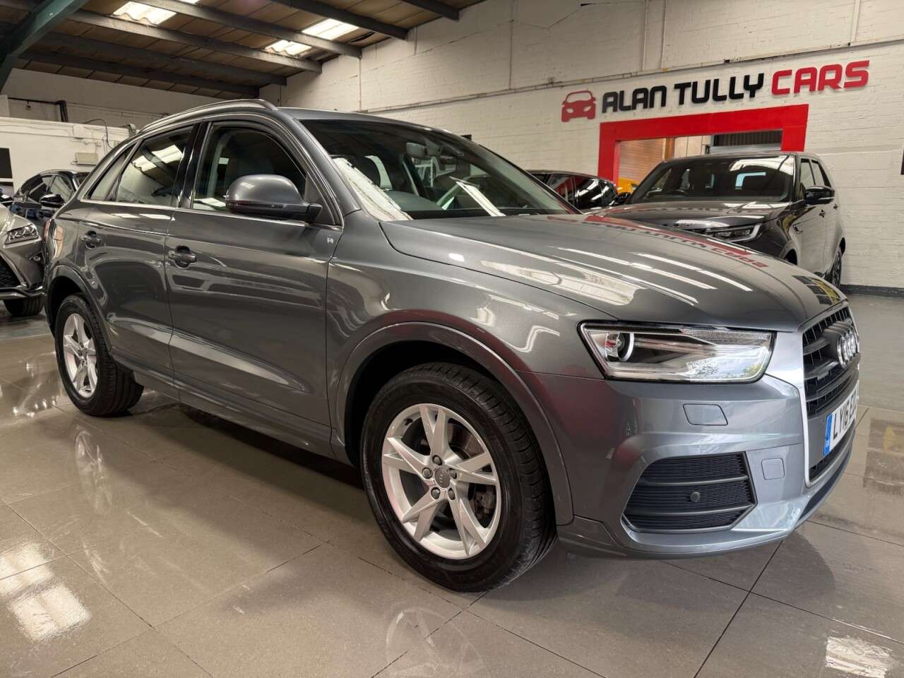 A 2016 AUDI Q3 2.0 TFSI SE SUV 5dr Petrol S Tronic quattro Euro 6 (s/s) (180 ps) A 2016 AUDI Q3 2.0 TFSI SE SUV 5dr Petrol S Tronic quattro Euro 6 (s/s) (180 ps)