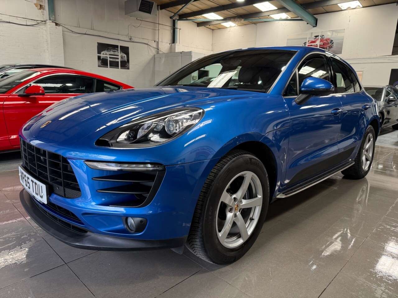 A 2015 PORSCHE MACAN 2.0T SUV 5dr Petrol PDK 4WD Euro 6 (s/s) (237 ps) A 2015 PORSCHE MACAN 2.0T SUV 5dr Petrol PDK 4WD Euro 6 (s/s) (237 ps)