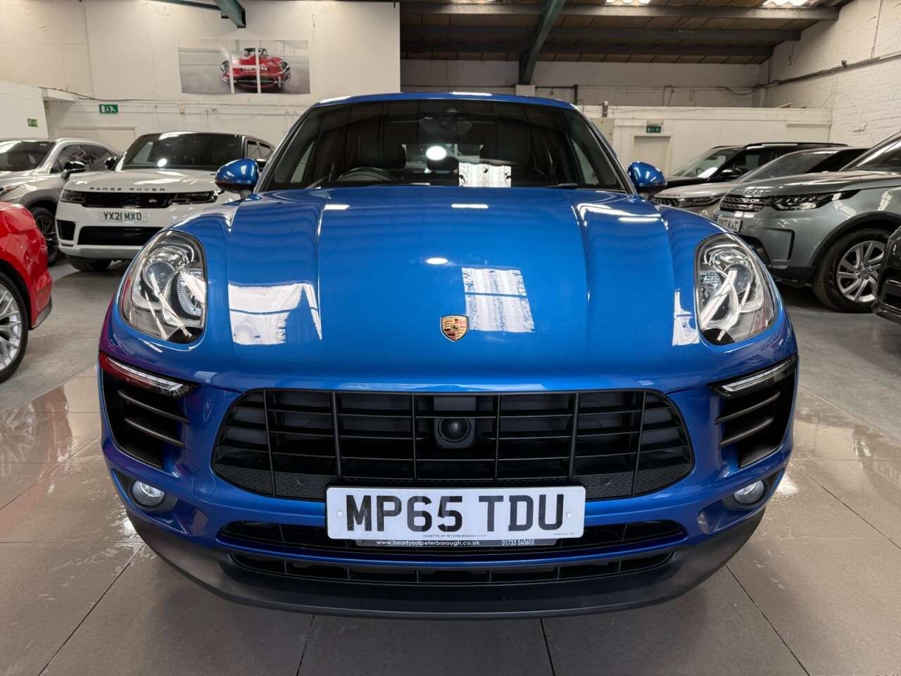 A 2015 PORSCHE MACAN 2.0T SUV 5dr Petrol PDK 4WD Euro 6 (s/s) (237 ps) A 2015 PORSCHE MACAN 2.0T SUV 5dr Petrol PDK 4WD Euro 6 (s/s) (237 ps)
