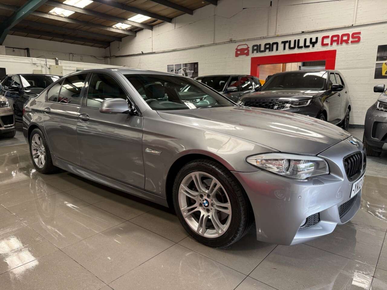 A 2012 BMW 5 SERIES 2.0 520d M Sport Saloon 4dr Diesel Steptronic Euro 5 (s/s) (184 ps) A 2012 BMW 5 SERIES 2.0 520d M Sport Saloon 4dr Diesel Steptronic Euro 5 (s/s) (184 ps)