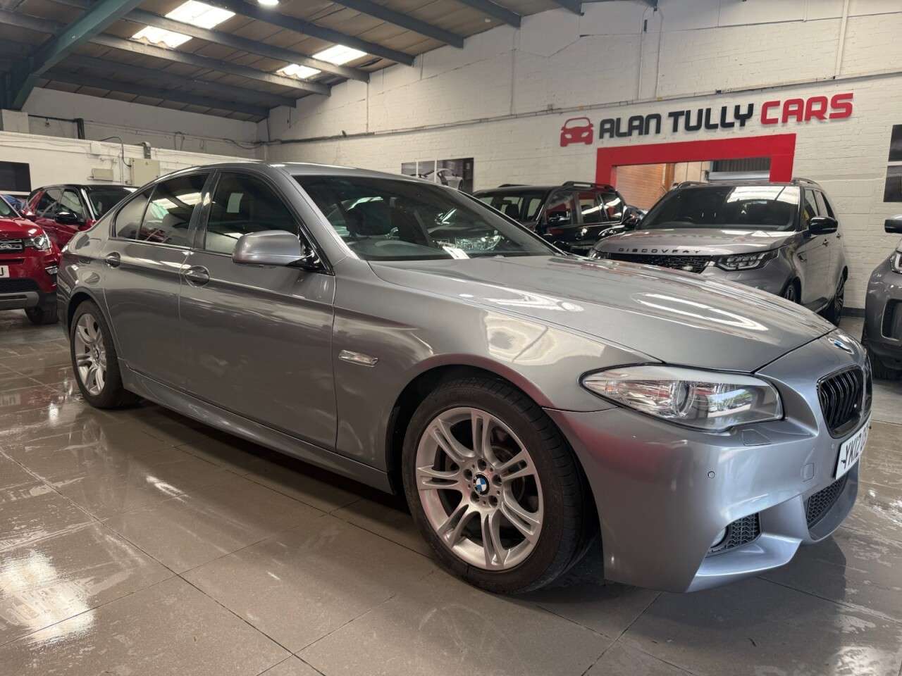A 2012 BMW 5 SERIES 2.0 520d M Sport Saloon 4dr Diesel Steptronic Euro 5 (s/s) (184 ps) + DRIVE A 2012 BMW 5 SERIES 2.0 520d M Sport Saloon 4dr Diesel Steptronic Euro 5 (s/s) (184 ps) + DRIVE