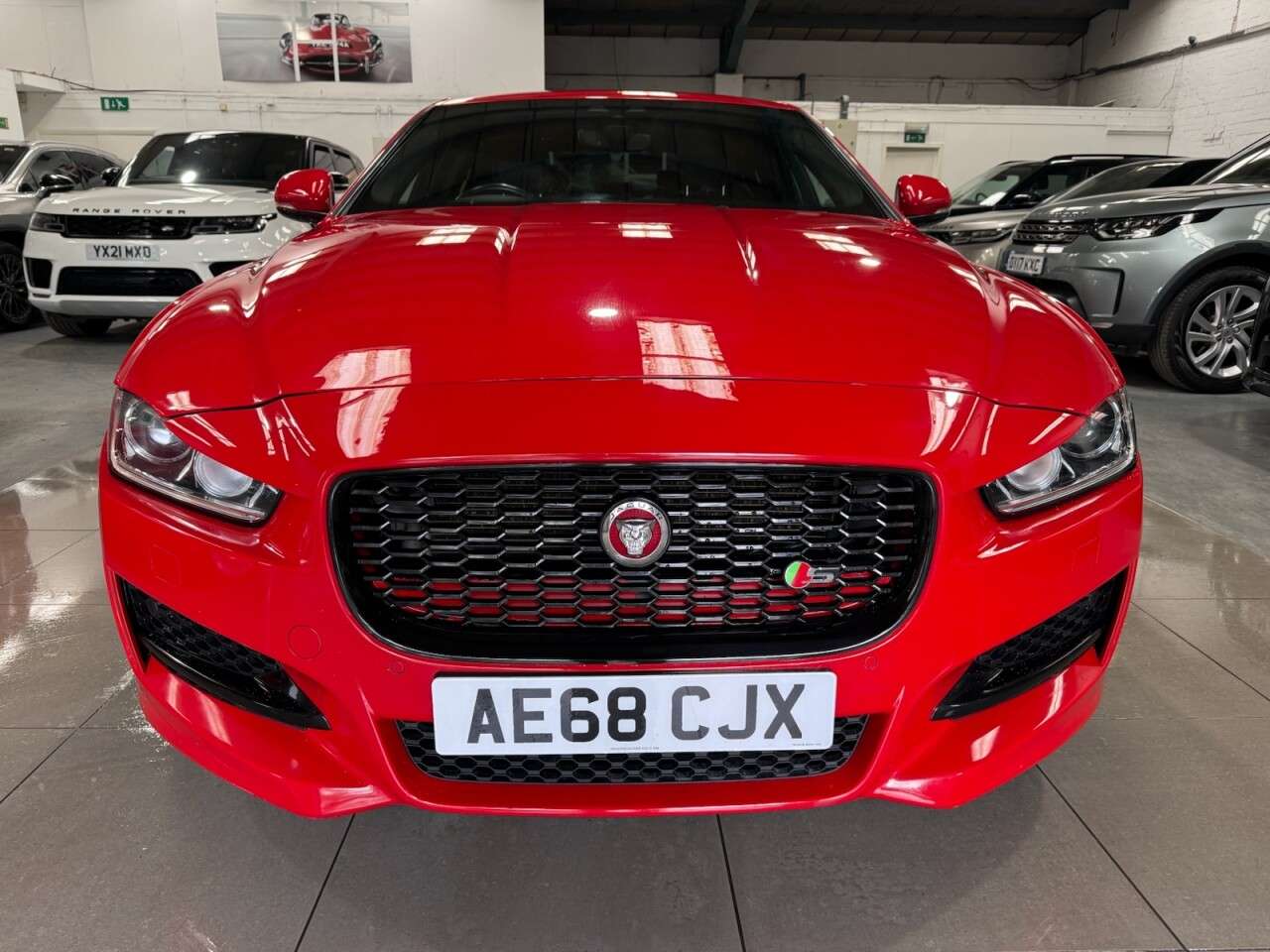 A 2018 JAGUAR XE 2.0i GPF R-Sport Saloon 4dr Petrol Auto Euro 6 (s/s) (200 ps) A 2018 JAGUAR XE 2.0i GPF R-Sport Saloon 4dr Petrol Auto Euro 6 (s/s) (200 ps)