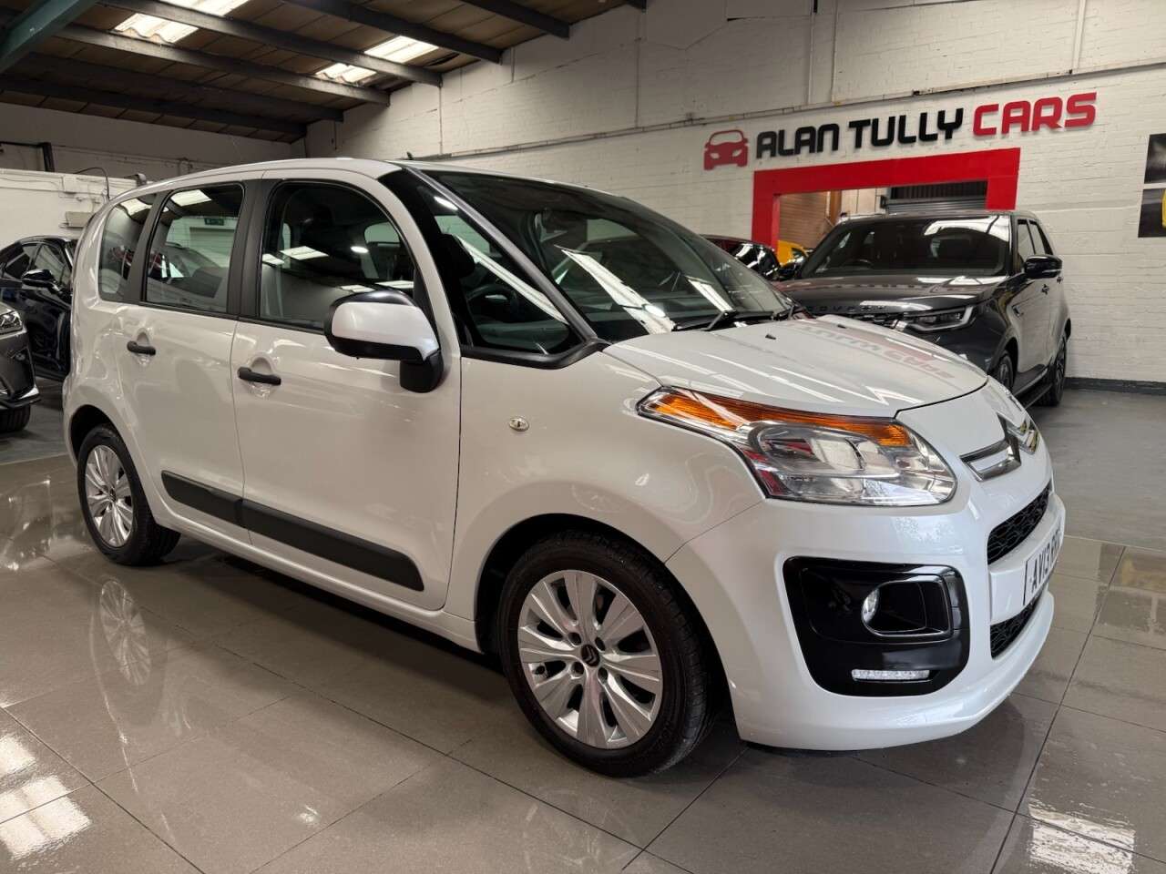 A 2013 CITROEN C3 PICASSO 1.6 VTi VTR+ MPV 5dr Petrol EGS6 Euro 5 (120 ps) A 2013 CITROEN C3 PICASSO 1.6 VTi VTR+ MPV 5dr Petrol EGS6 Euro 5 (120 ps)
