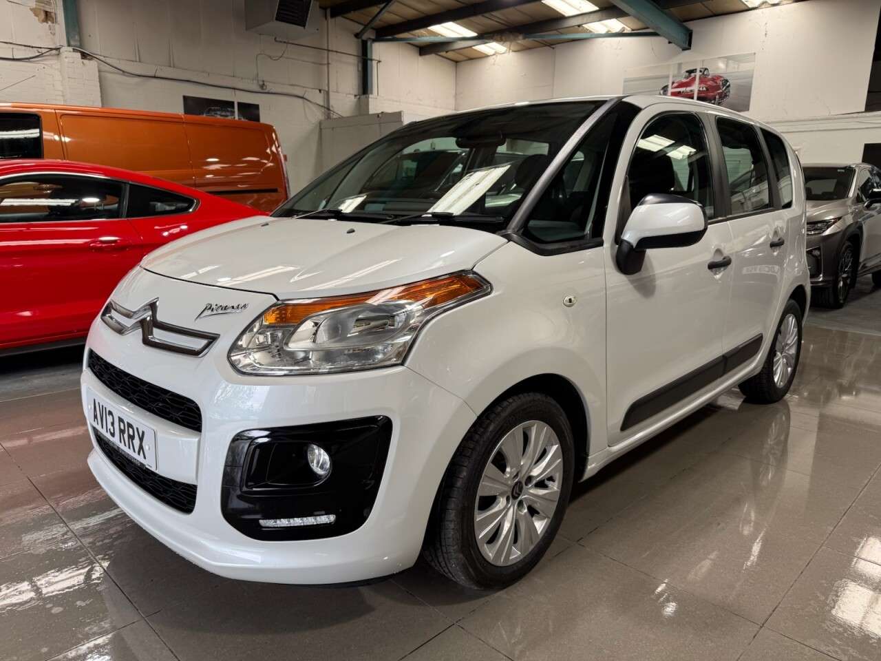A 2013 CITROEN C3 PICASSO 1.6 VTi VTR+ MPV 5dr Petrol EGS6 Euro 5 (120 ps) A 2013 CITROEN C3 PICASSO 1.6 VTi VTR+ MPV 5dr Petrol EGS6 Euro 5 (120 ps)
