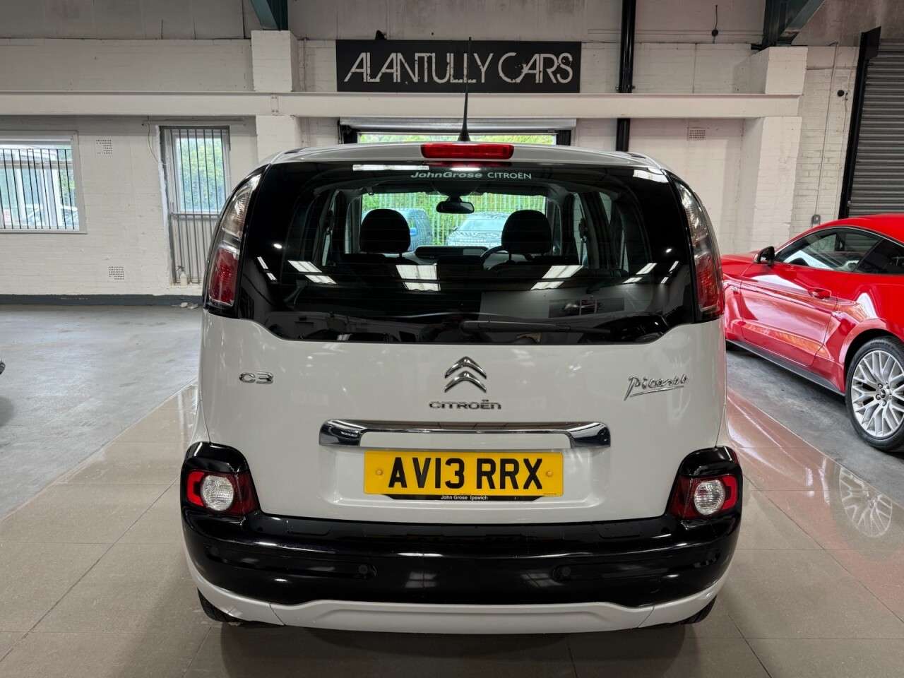 A 2013 CITROEN C3 PICASSO 1.6 VTi VTR+ MPV 5dr Petrol EGS6 Euro 5 (120 ps) A 2013 CITROEN C3 PICASSO 1.6 VTi VTR+ MPV 5dr Petrol EGS6 Euro 5 (120 ps)