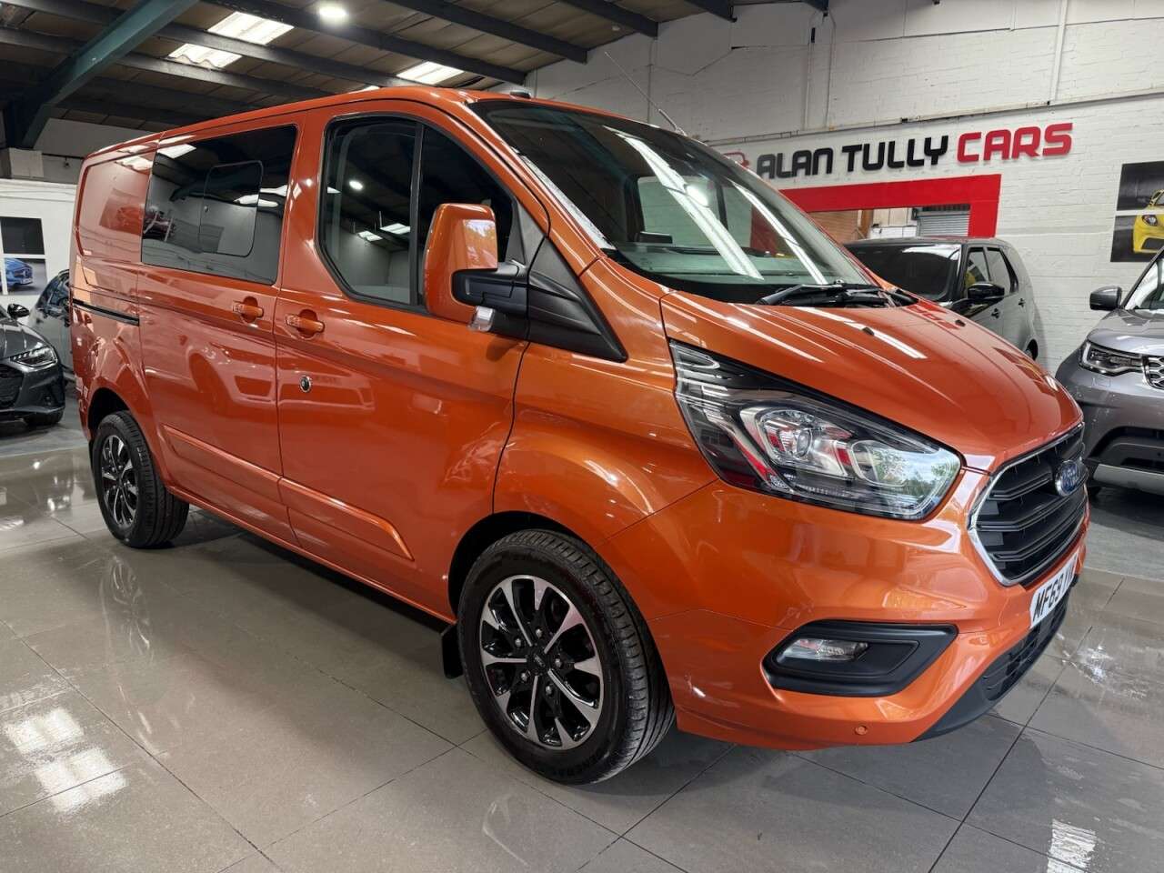 A 2019 FORD TRANSIT CUSTOM 2.0 320 EcoBlue Limited Crew Van Double Cab 5dr Diesel Auto L1 H1 Euro 6 (s A 2019 FORD TRANSIT CUSTOM 2.0 320 EcoBlue Limited Crew Van Double Cab 5dr Diesel Auto L1 H1 Euro 6 (s